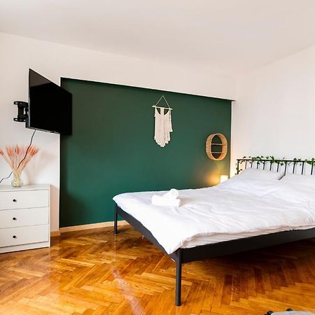 Chmielna - 250M Od Zlotych Tarasow, 350M Od Dworca Centralnego - Wifi - Smart Tv 55 Cali - Better Rental Warszawa Eksteriør bilde